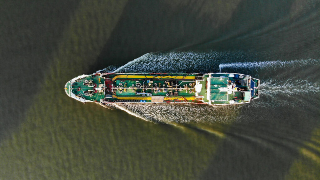 Crypto Scam Traps Ships in the Strait of Hormuz